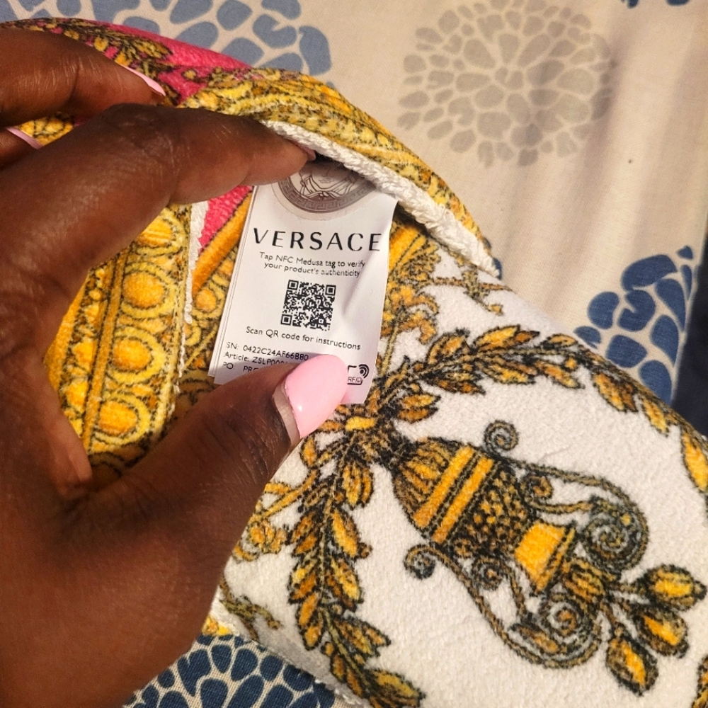 Versace Medusa Womens Slippers - Picture 6 of 7